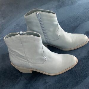 NWOT Blue Leather Western Ankle Boots with Zipper.